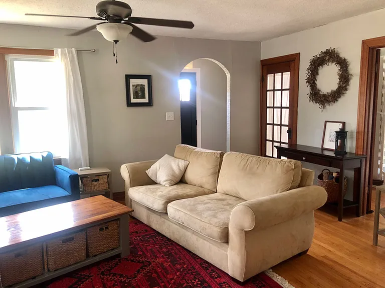 Living /Tv Room