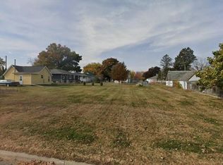 705 1st St, Grundy Center, IA 50638