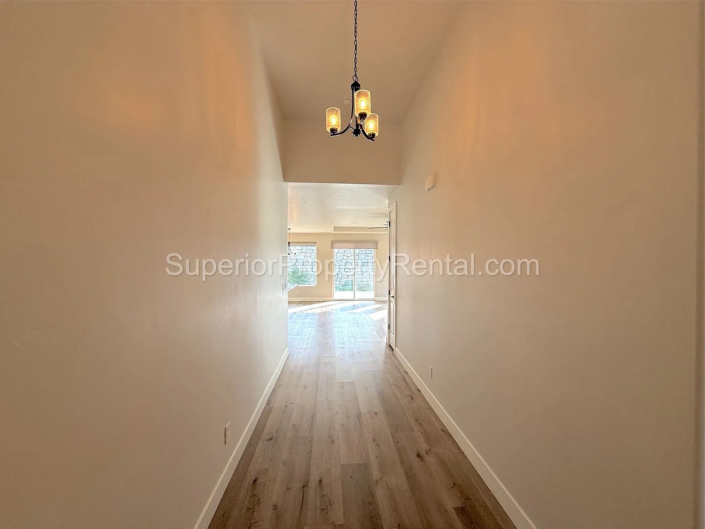 3 bed, 2 bath home w/2 car garage — Photo 2