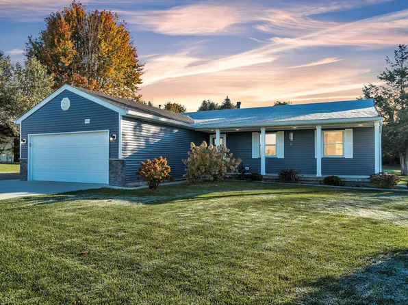 9043 Buckhorn Ln, Brighton, MI 48116