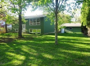 2812 Fairview Ct SE, Rochester, MN 55904