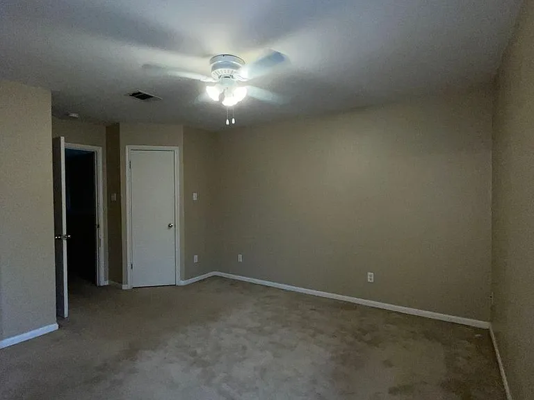 2400 Riddle Rd #B — Photo 41