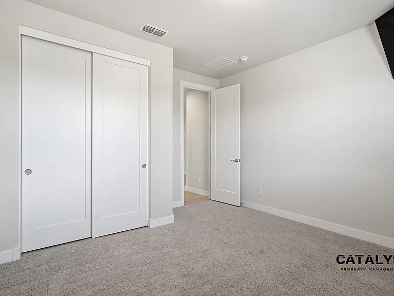 6926 W Winston Dr — Photo 19