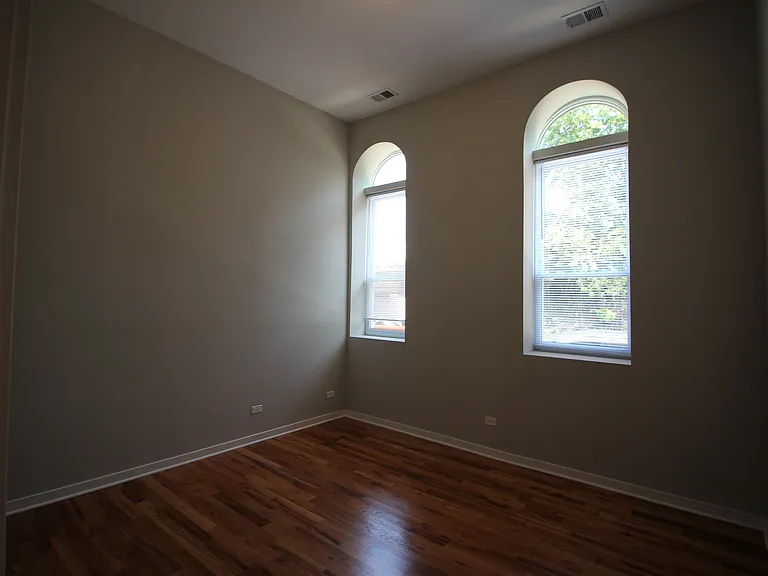 1801-05 W School St #1 — Photo 14