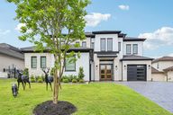 S Blue Heron Cir-1604-001.jpg