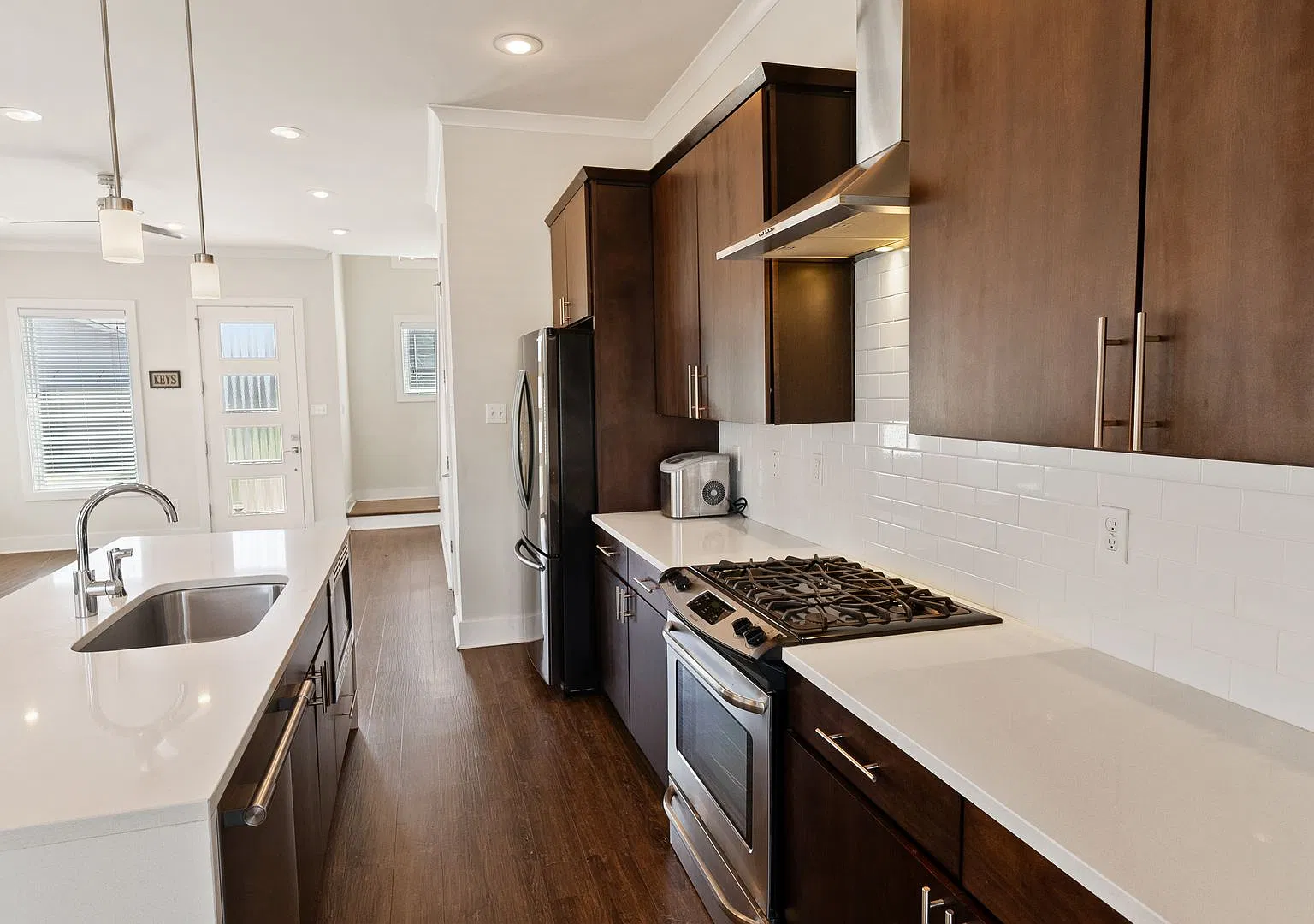 Townhome Near Hospital District | Short-term Lease Available! — Photo 1