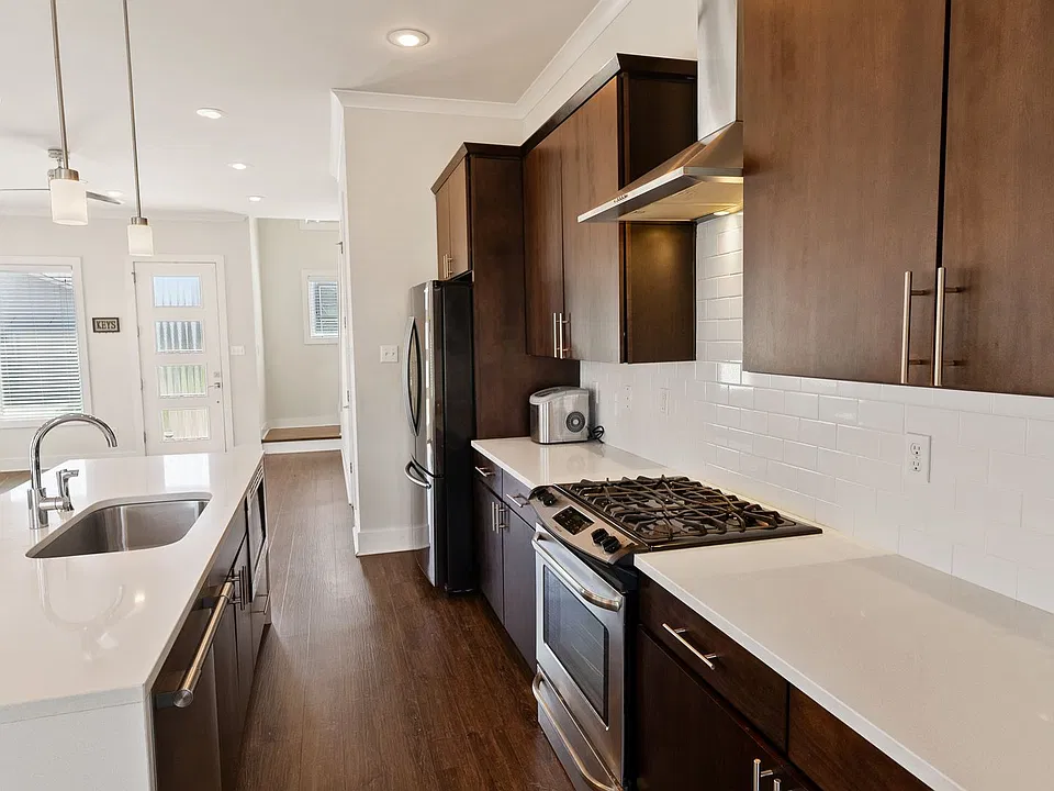 7112 Kodiak Dr