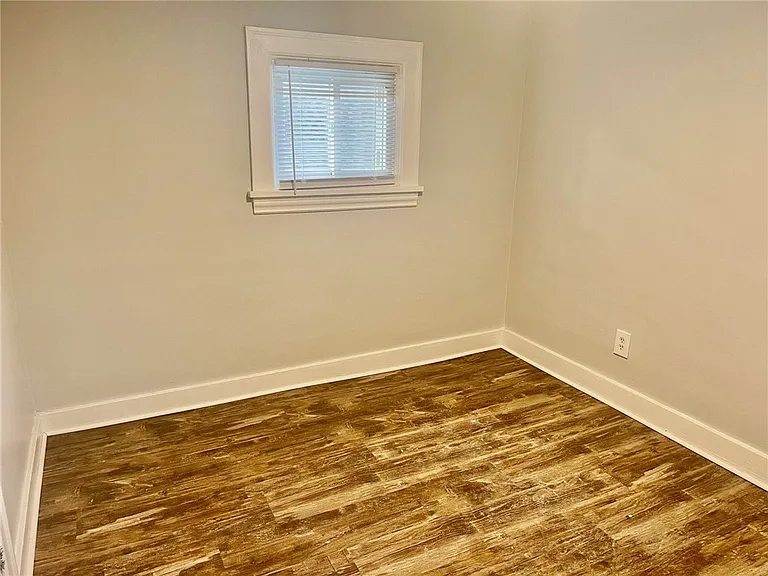 223 E Filbert St — Photo 32