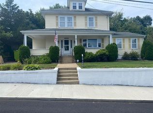 60 Andrews Ave, West Warwick, RI 02893