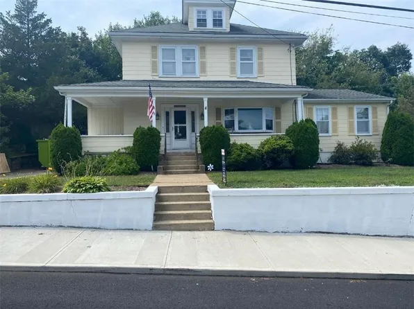 60 Andrews Ave, West Warwick, RI 02893