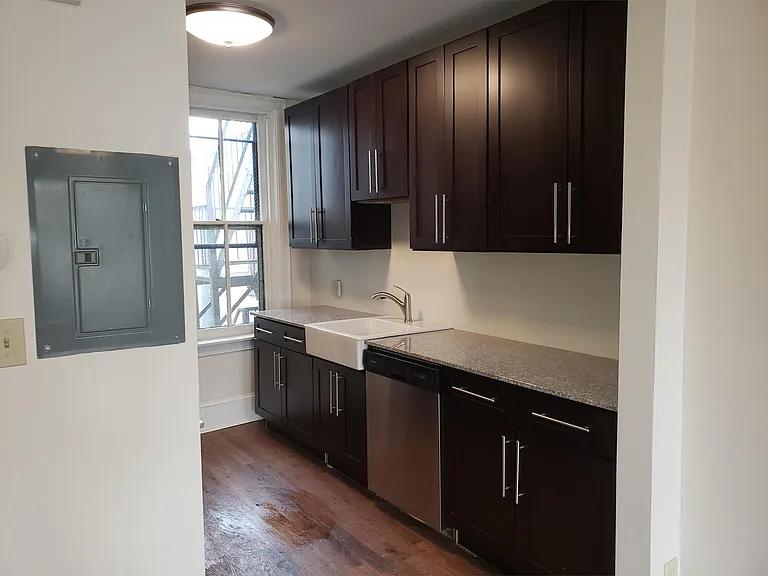 923 N 2nd St #2F — Photo 3