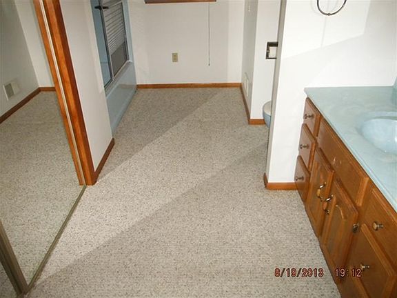 5th image of 221 Sunflower Dr