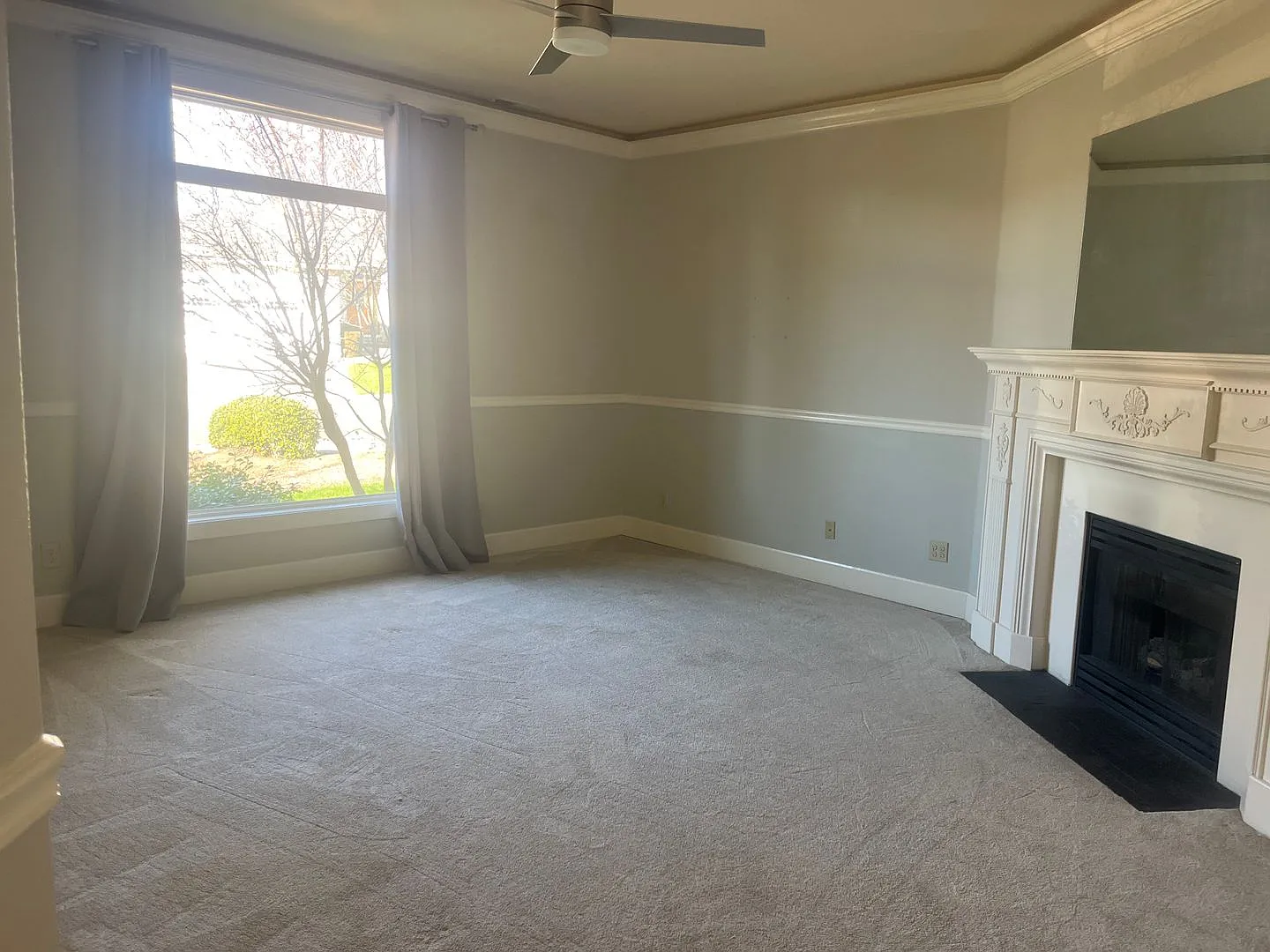 Luxury Home in East Medford — Photo 4