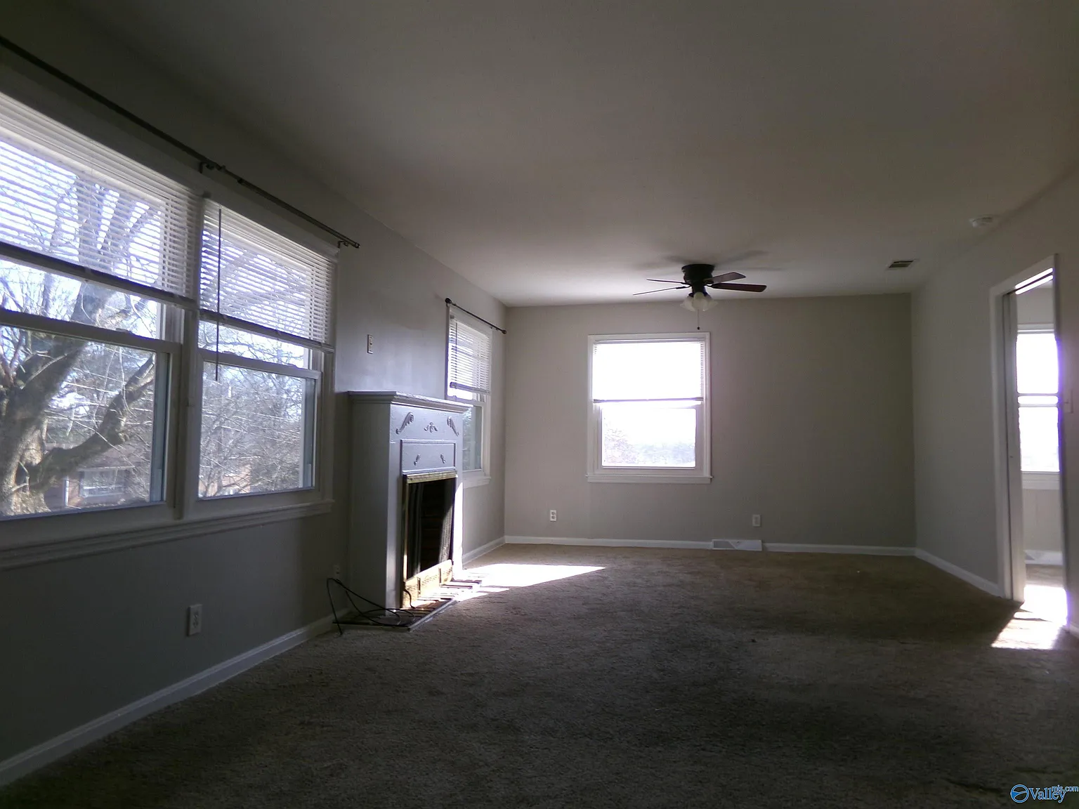 4 bed, 3.0 bath, 2300 sqft, $1,395 — Photo 2