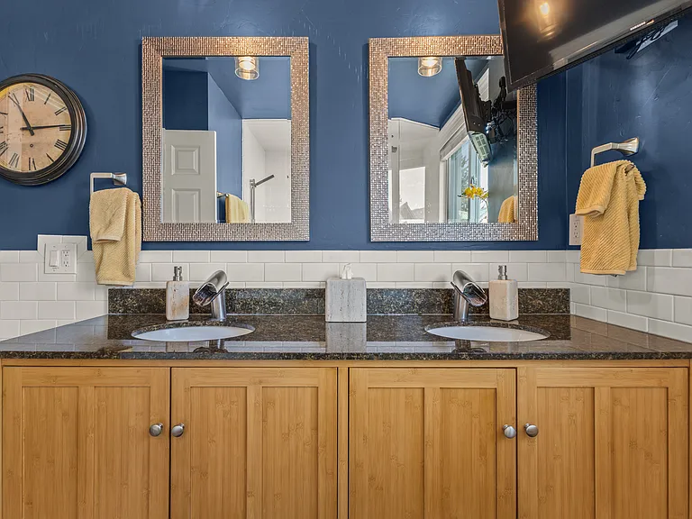 Ensuite Bathroom #1 | Double Vanity Sinks