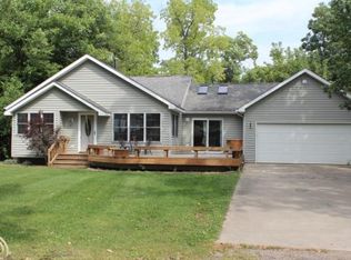 619 E Shore Dr, Whitmore Lake, MI 48189