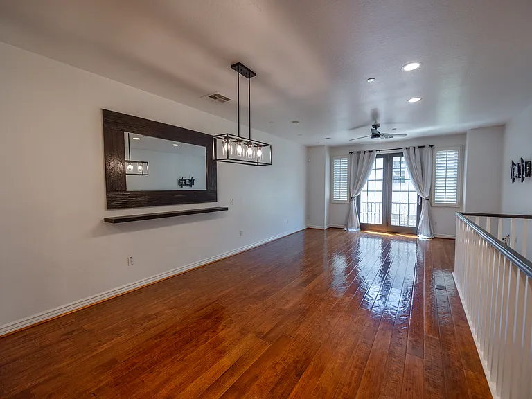 2445 E Montecito Ave — Photo 5
