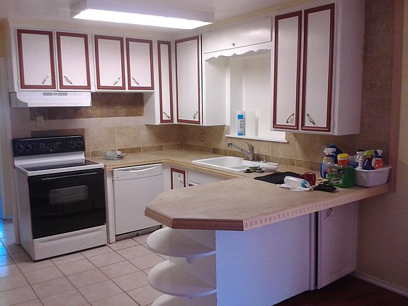 3rd image of 8204 185th Ave E