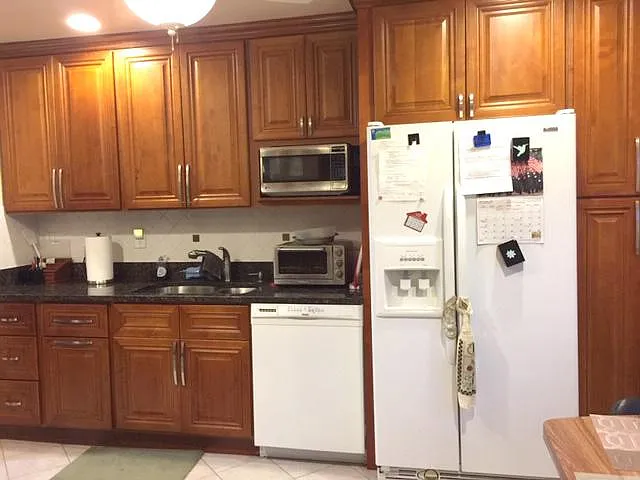 120 Mount Vernon Pl — Photo 6