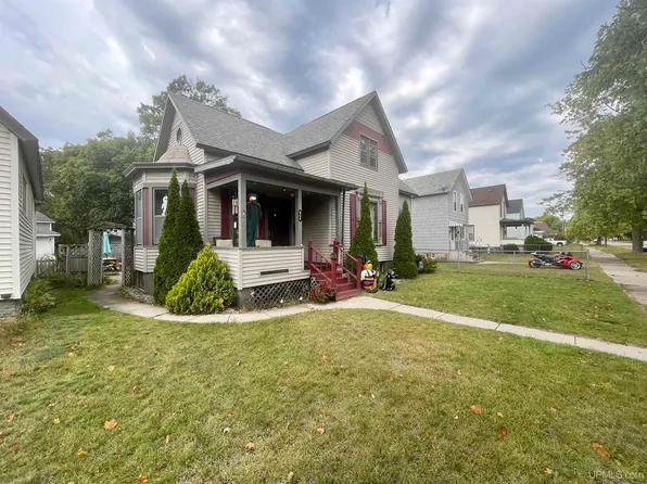 524 S 14th St, Escanaba, MI 49829