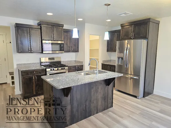 5848 S Challenger Way, Saint George, UT 84790