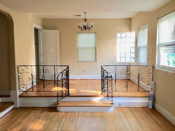 3rd image of 118 S Waccamaw Ave APT B1