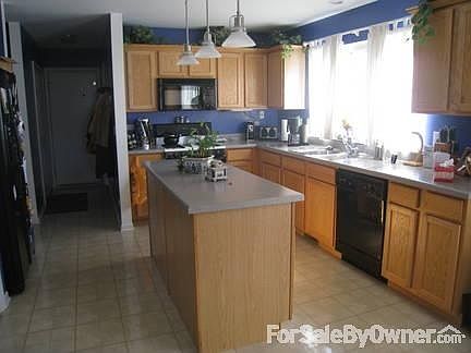 4th image of 447 Greenview Ln