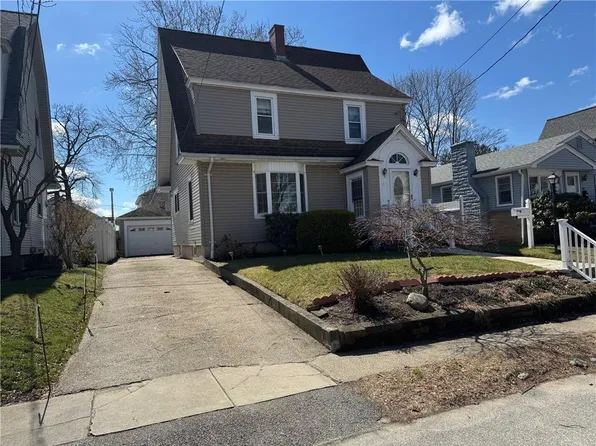 72 Concord Ave, Cranston, RI 02910