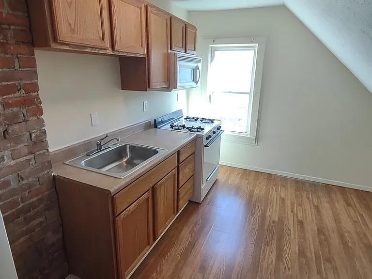 1459 Ridgewood Ave — Photo 6