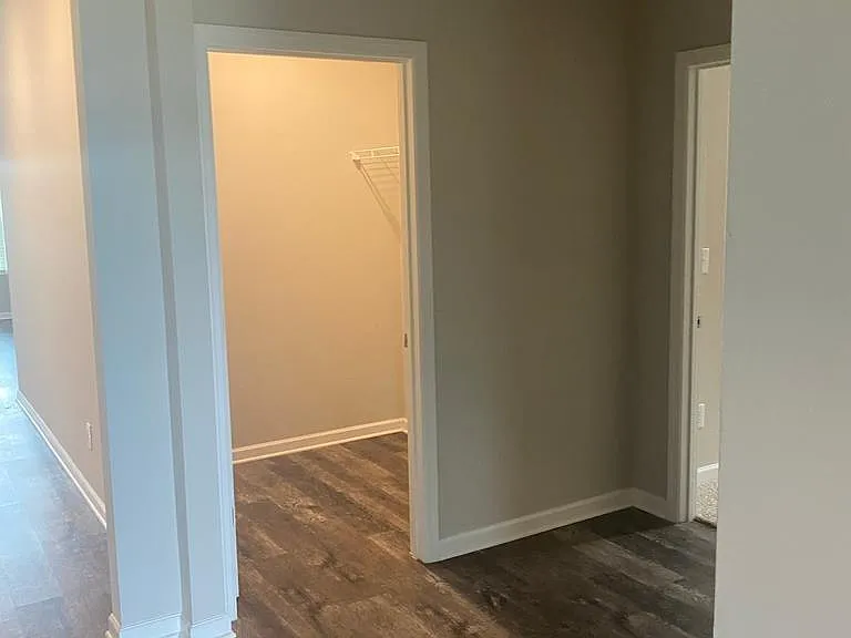 121 Rolling Green Dr — Photo 12