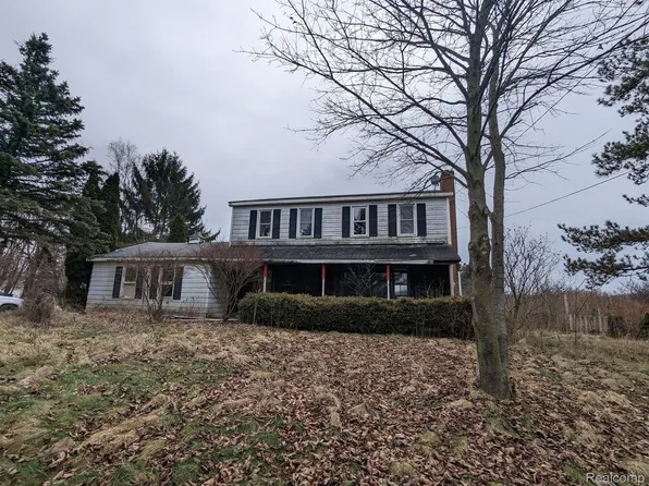 8354 Buckell Lake Rd, Holly, MI 48442