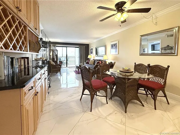 40 NE Plantation Rd #304 — Photo 5