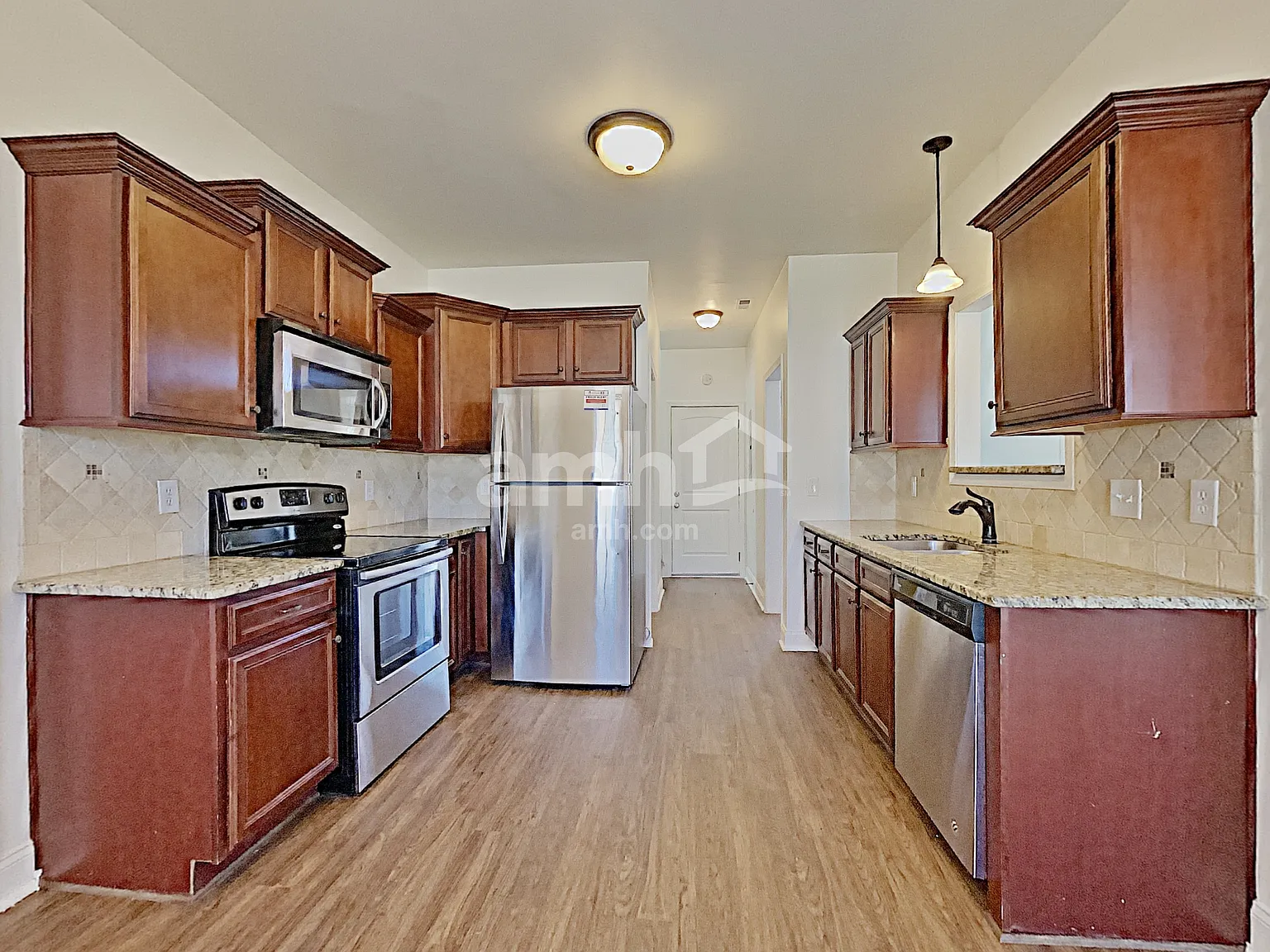 4 bed, 3.0 bath, 2300 sqft, $2,520 — Photo 3