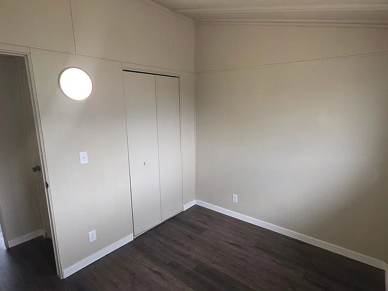 1741 Warwick Way — Photo 14