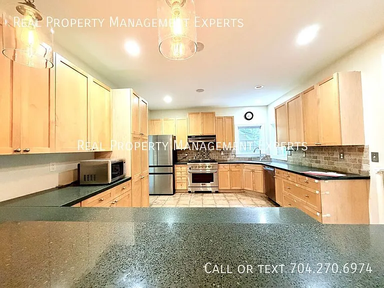 3012 Ed Reid St — Photo 2