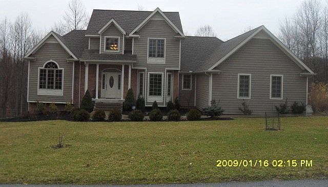 1st image of 220 Whispering Ln