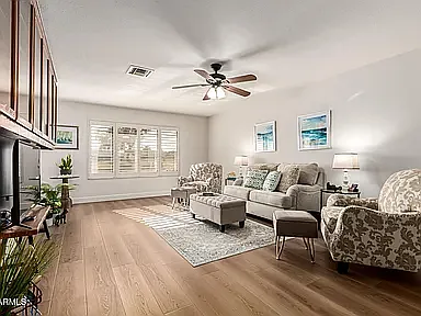 Bonus room. There is no TV in this room.