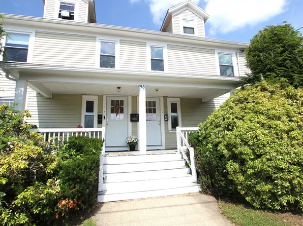 98 Plain St APT C, Millis, MA 02054