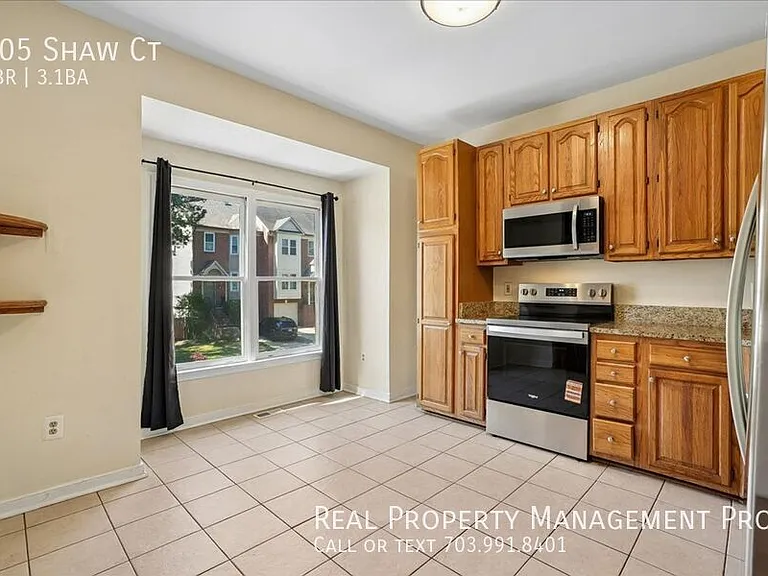 905 Shaw Ct — Photo 3