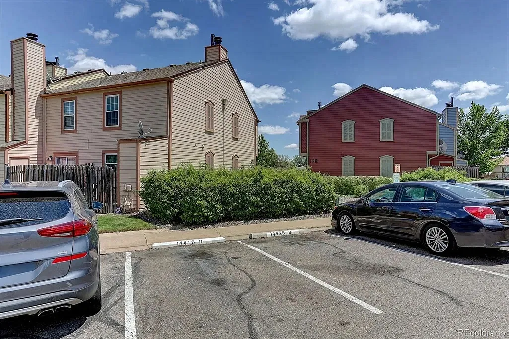 2 bed, 1.5 bath, 1036 sqft, $1,980 — Photo 3