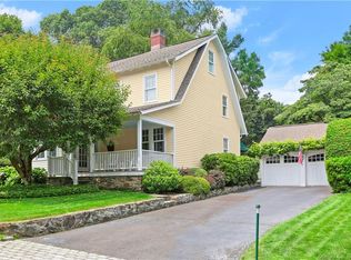 8 Raymond Pl, Westport, CT 06880