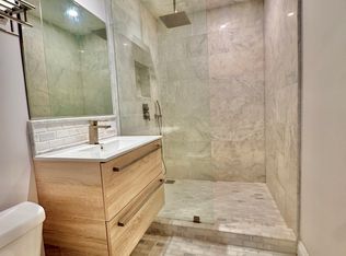1619 Brockton Ave #202, Los Angeles, CA 90025
