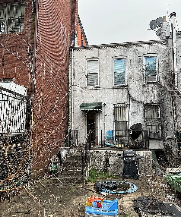 2nd image of 1329 41st St