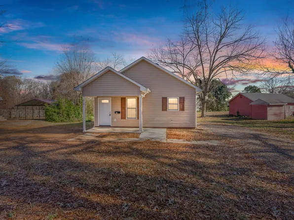 219 Hall Ave, Burlington, NC 27217