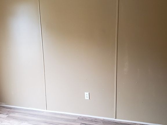 4th image of 214 Sycamore Ln