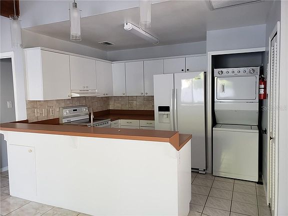 5th image of 4924 Dover Cir