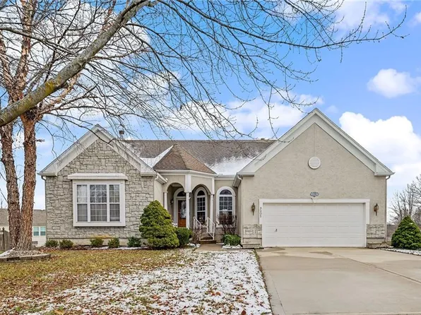 9205 N Campbell Ct, Kansas City, MO 64155