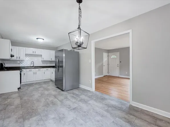 592 Perdues Rd, Louisburg, NC 27549