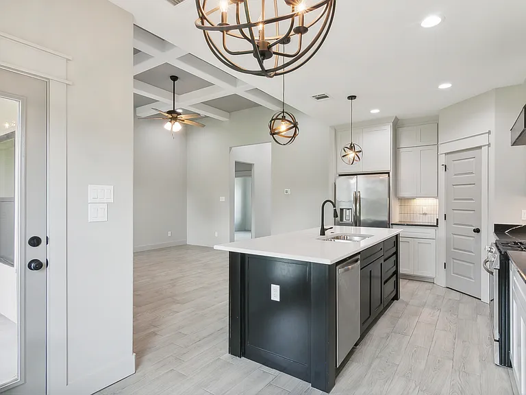 5640 Essie Ln — Photo 9