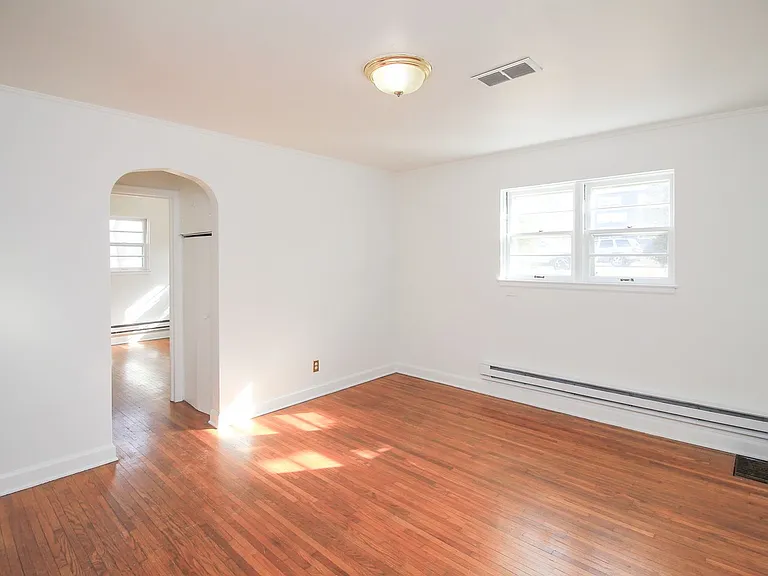 703 S Summit Ave — Photo 33
